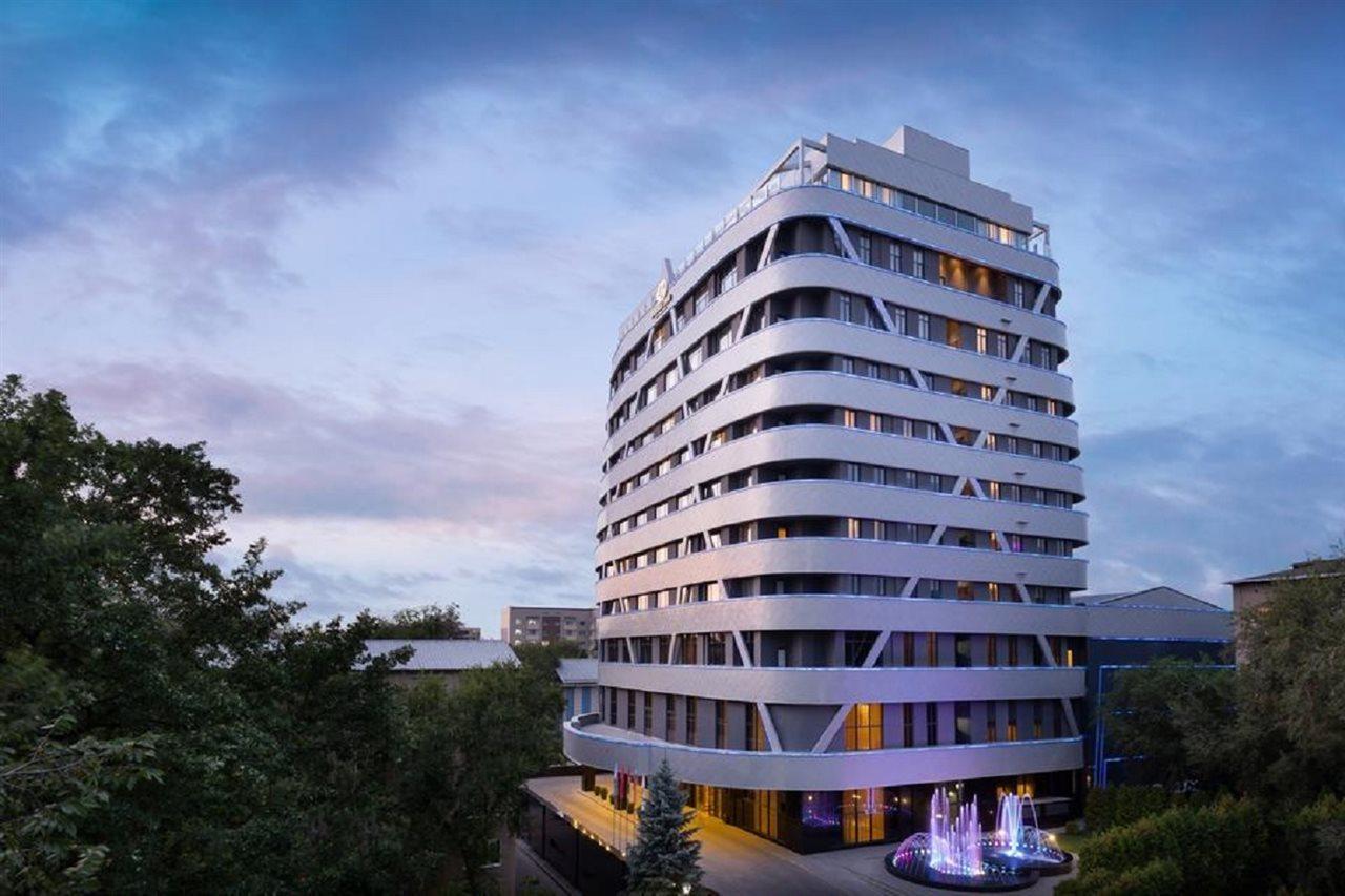 Doubletree By Hilton Almaty Hotel Kültér fotó