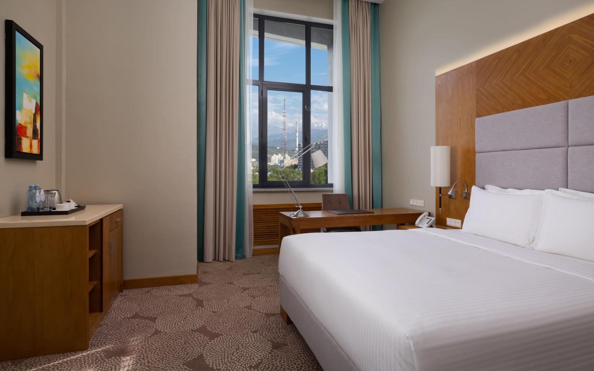 Doubletree By Hilton Almaty Hotel Kültér fotó