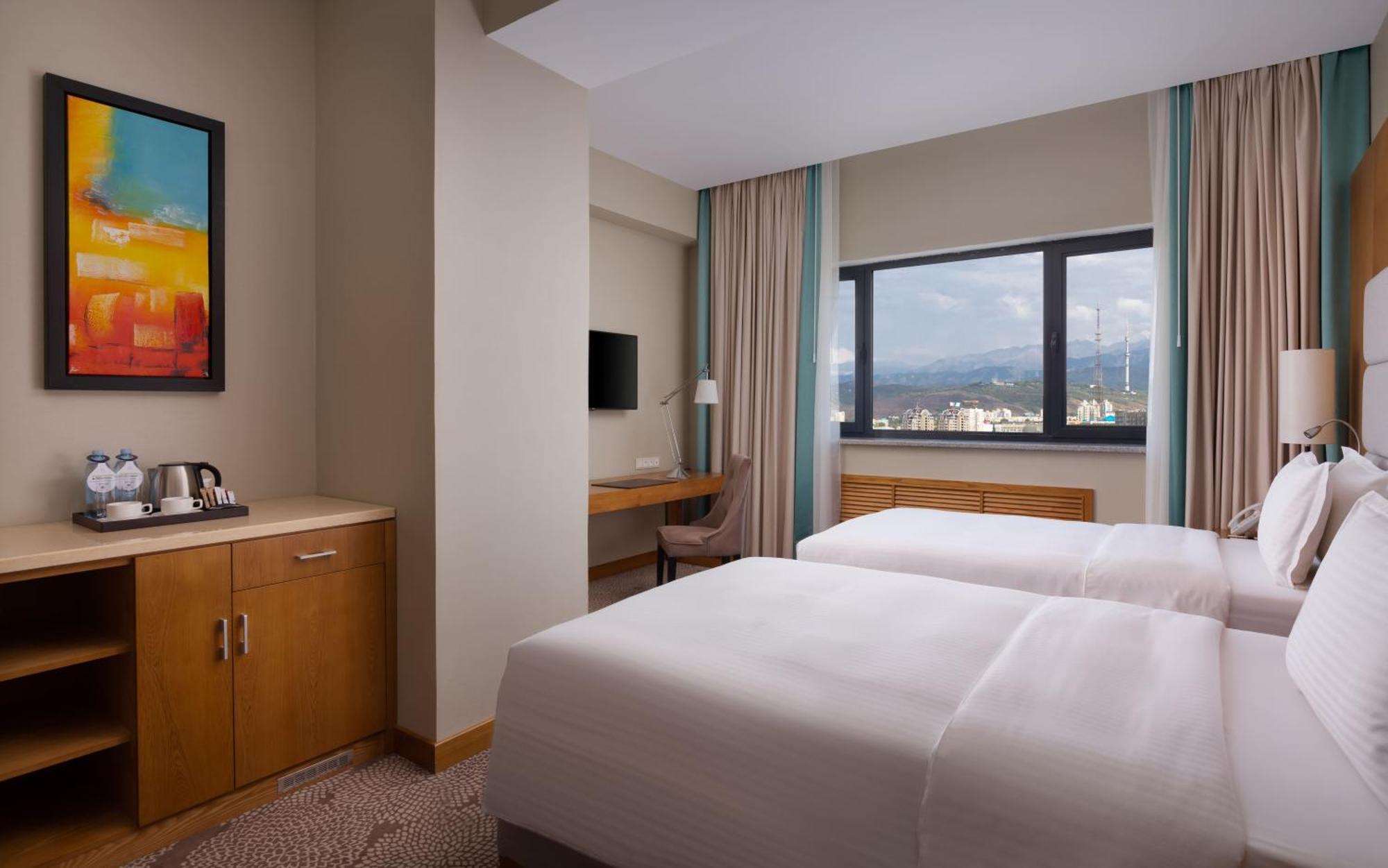 Doubletree By Hilton Almaty Hotel Kültér fotó