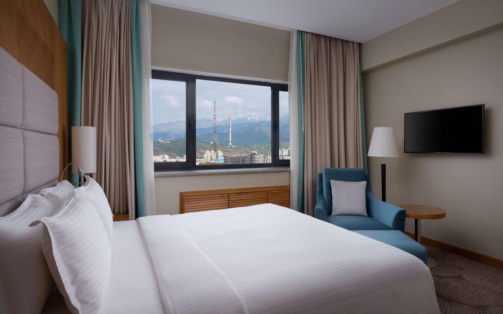 Doubletree By Hilton Almaty Hotel Kültér fotó