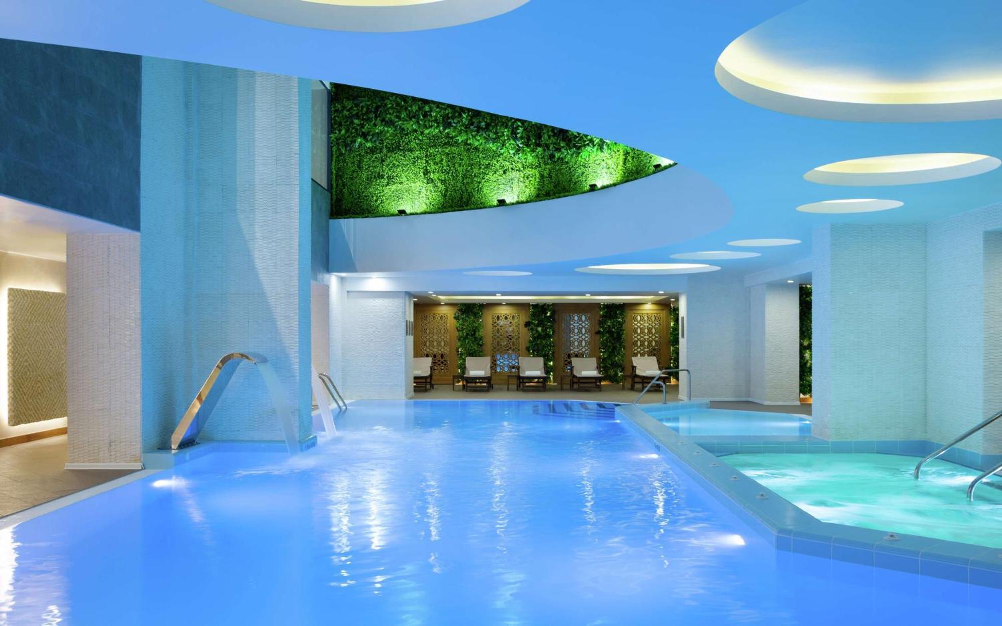 Doubletree By Hilton Almaty Hotel Kültér fotó