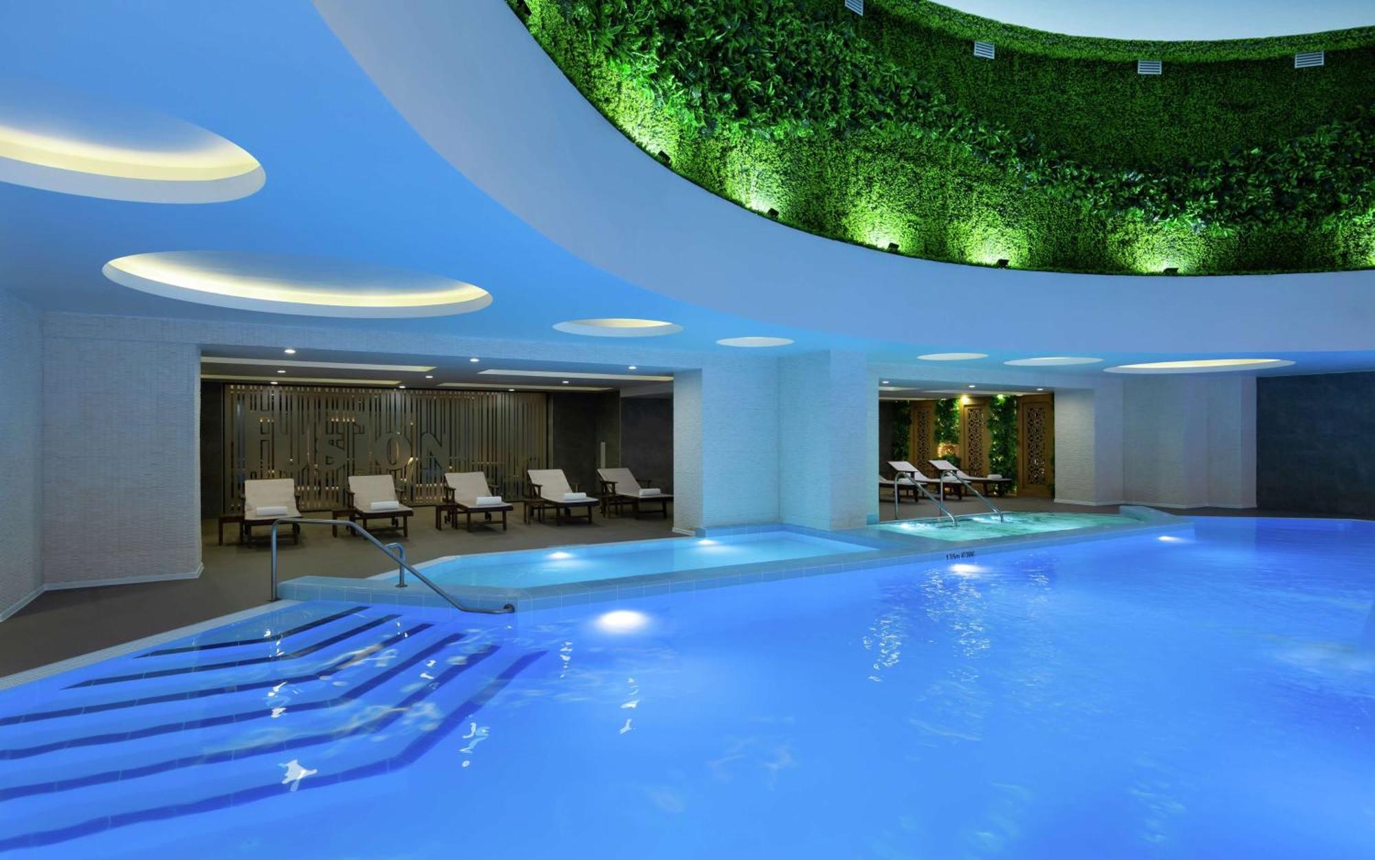 Doubletree By Hilton Almaty Hotel Kültér fotó