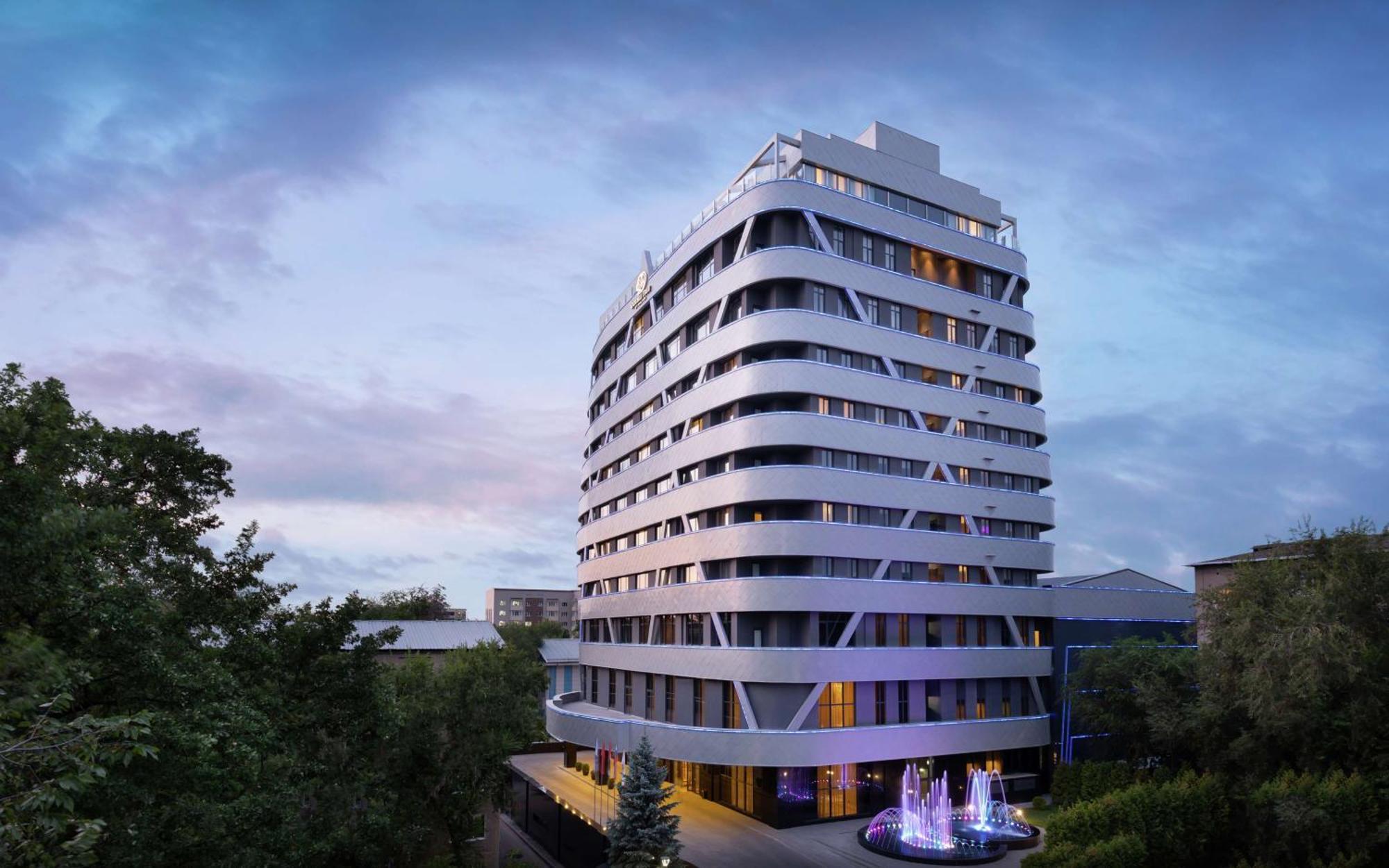 Doubletree By Hilton Almaty Hotel Kültér fotó