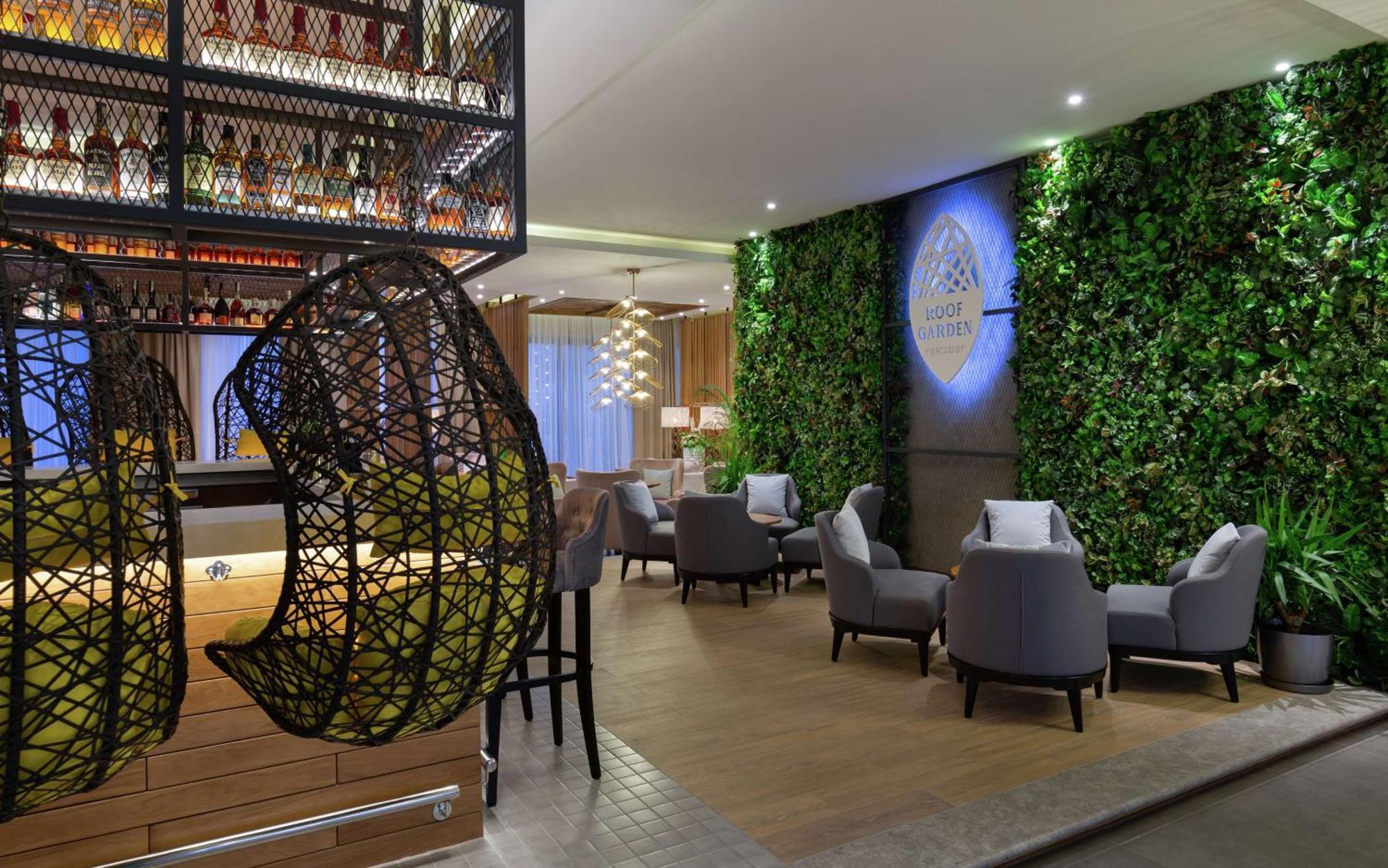 Doubletree By Hilton Almaty Hotel Kültér fotó