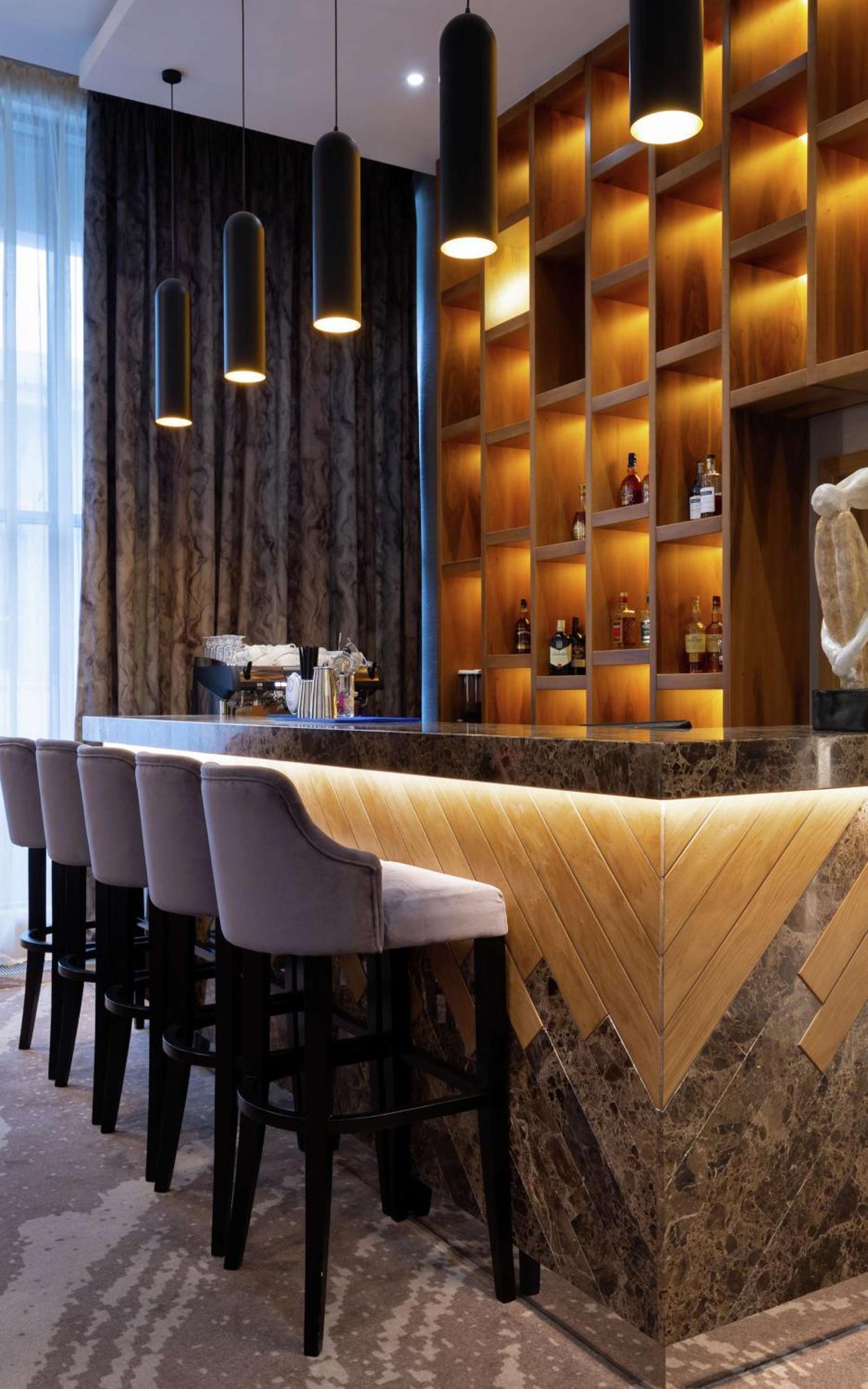 Doubletree By Hilton Almaty Hotel Kültér fotó